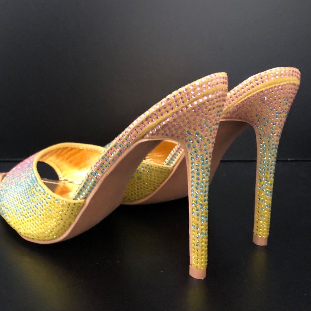 CAPE ROBBIN KAMERON SIZE 7.5 heels - Picture 3 of 10